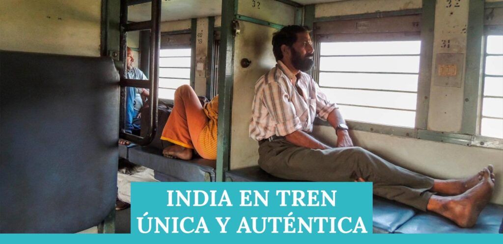 Dentro de un tren en la India